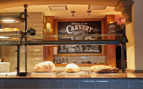 The Longshoot Hotel by Greene King Inns