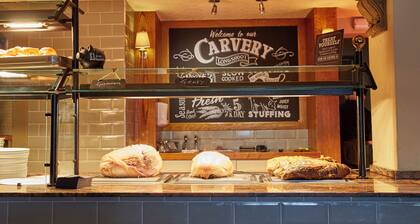 The Longshoot Hotel by Greene King Inns