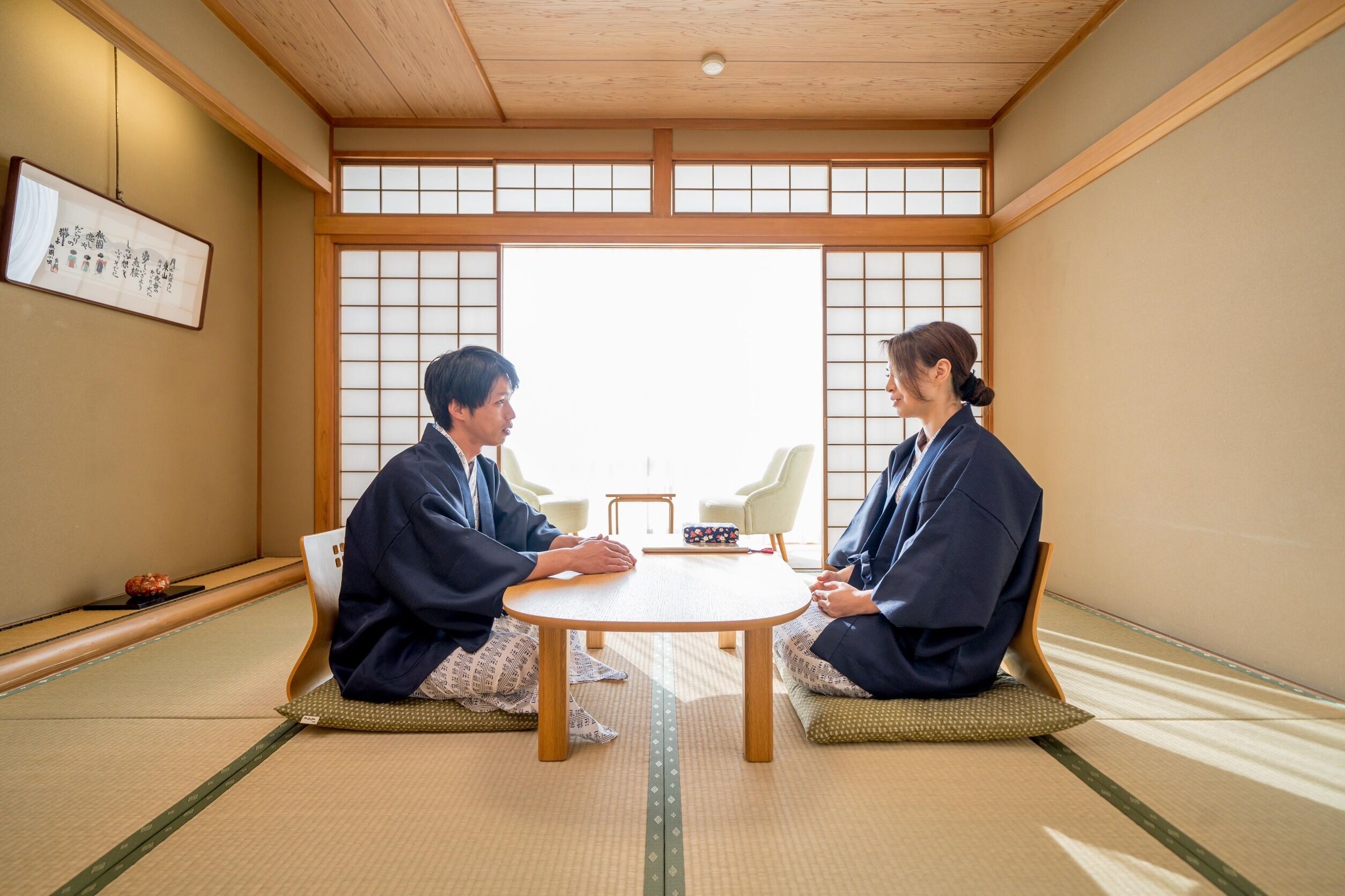 客房内保险箱、办公桌、免费 WiFi、床单