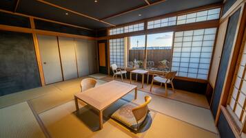 Deluxe Japanese Style Room, Non Smoking | In-room safe, desk, free WiFi, bed sheets