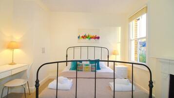 Comfort Apartment, 1 Bedroom | Desk, laptop workspace, iron/ironing board, free WiFi