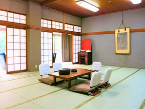 In-room safe, free WiFi