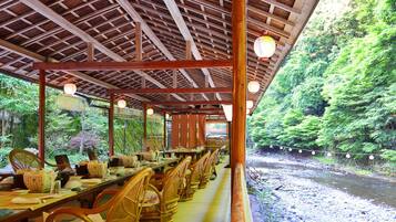 Khu ẩm thực ngoài trời