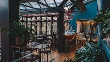 Daily continental breakfast (GBP 12 per person)