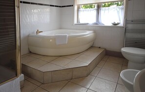 花灑/浴缸組合、免費梳洗用品、風筒、提供毛巾