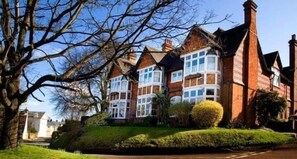 Exterior - The Tree Hotel at Iffley (Oxford)