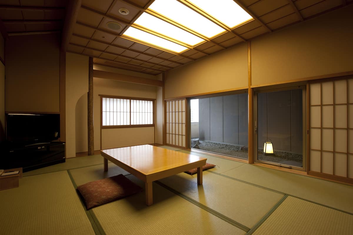 Traditionele kamer, niet-roken (Japanese Style) | Woonkamer | Een flatscreentelevisie
