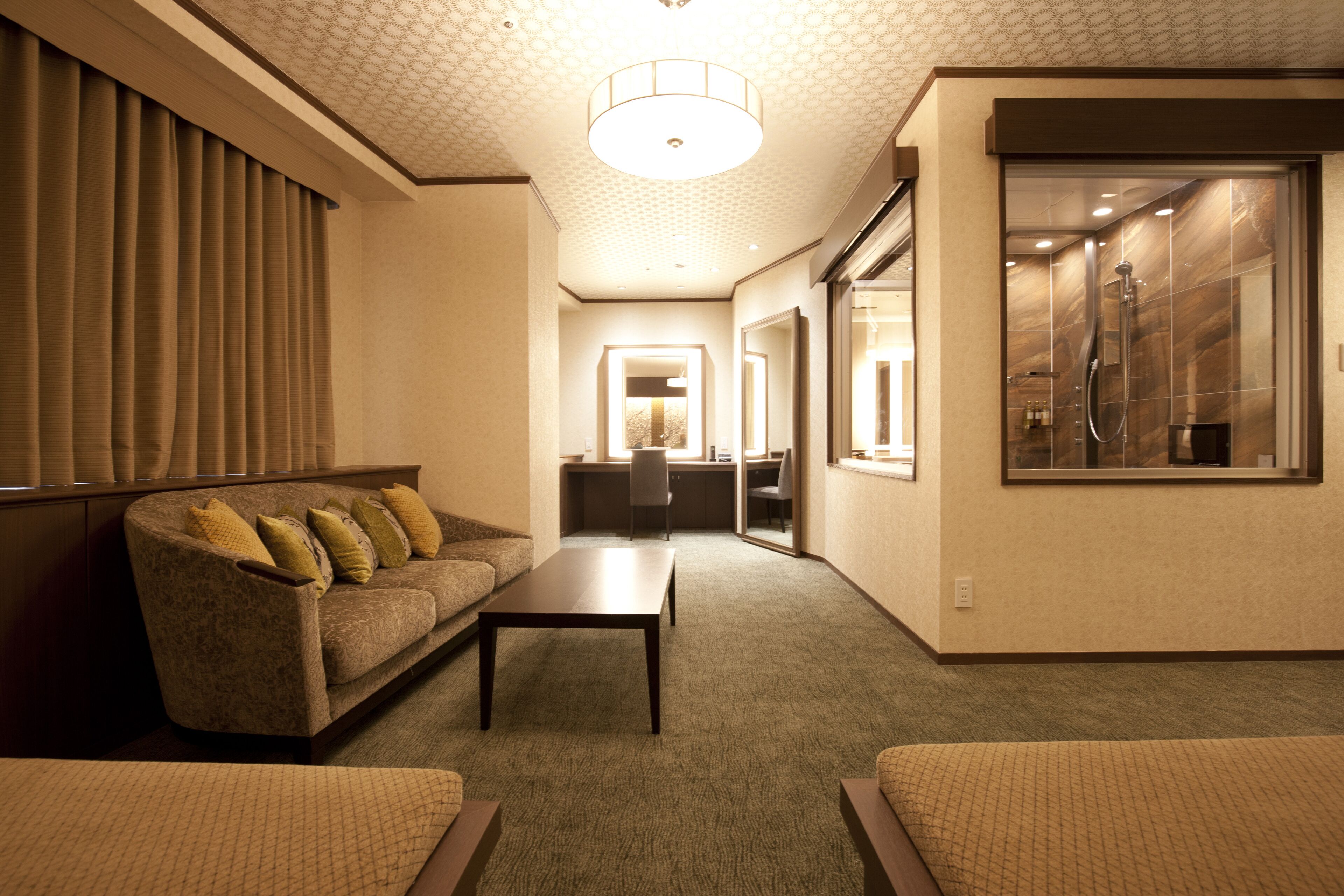 suite room, non smoking | living room | flat-screen tv