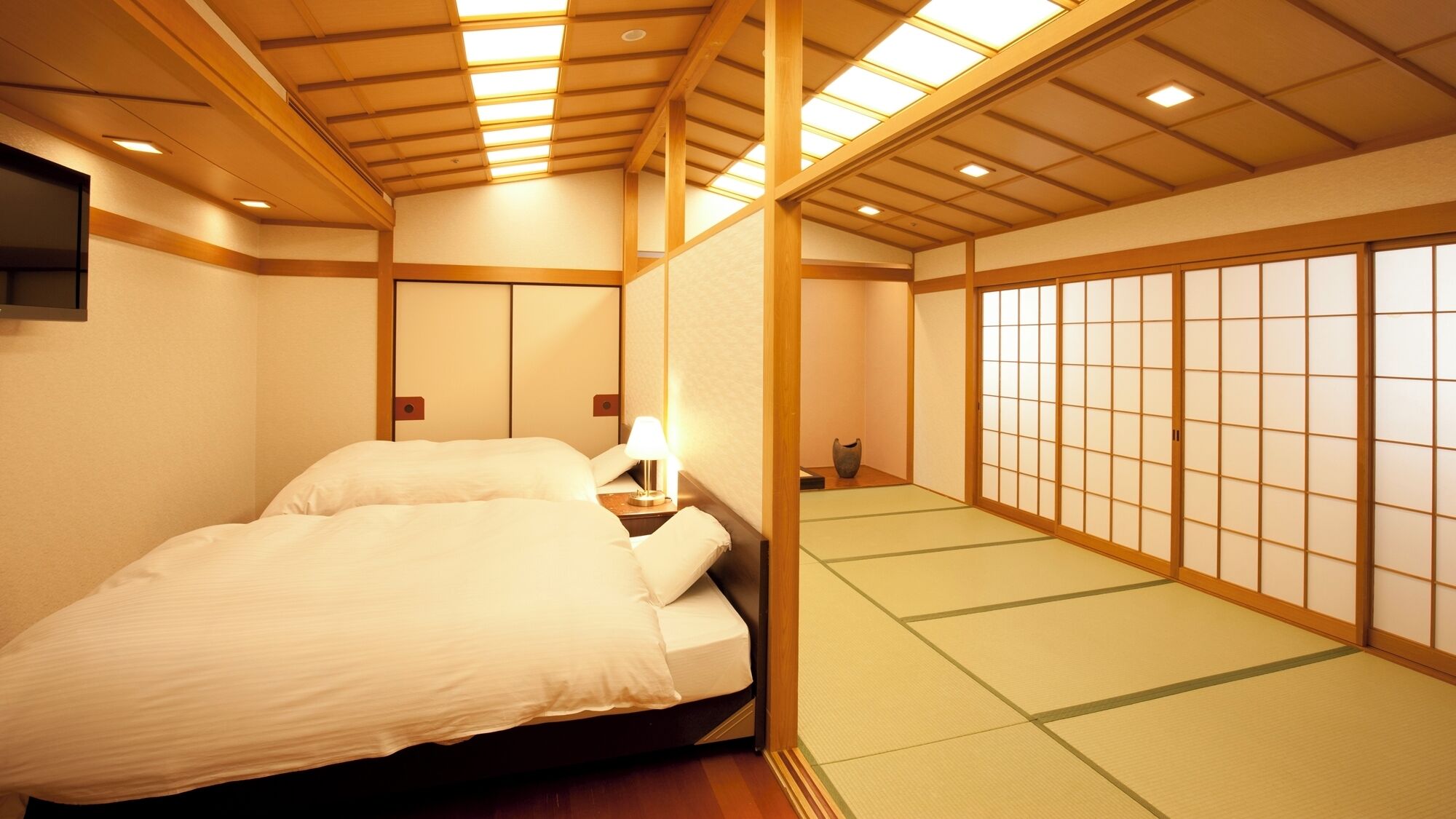 In-room safe, desk, WiFi (free), bed sheets