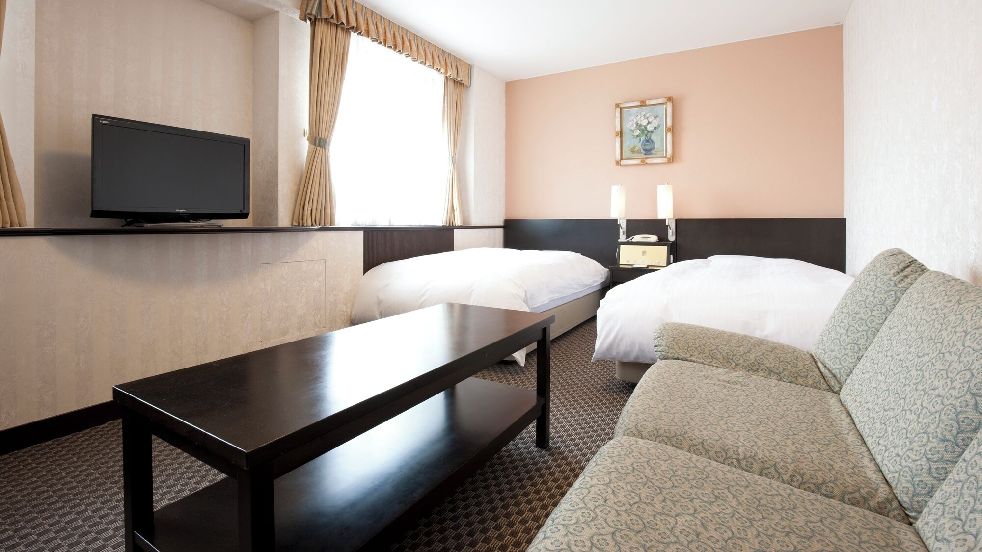 In-room safe, desk, WiFi (free), bed sheets