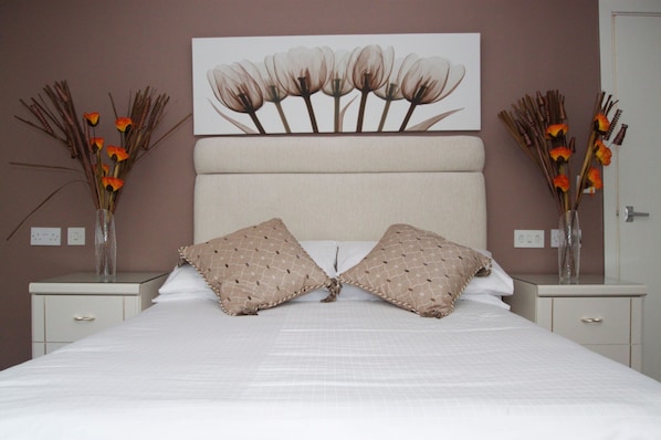 Suite exécutive, 1 chambre (Second Floor Suite 5) | 1 chambre, literie de qualité, fer et planche à repasser