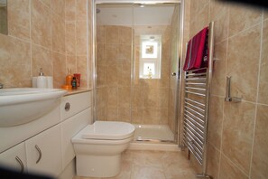 Executive Suite, 1 Bedroom (Second Floor Suite 5) | Bathroom