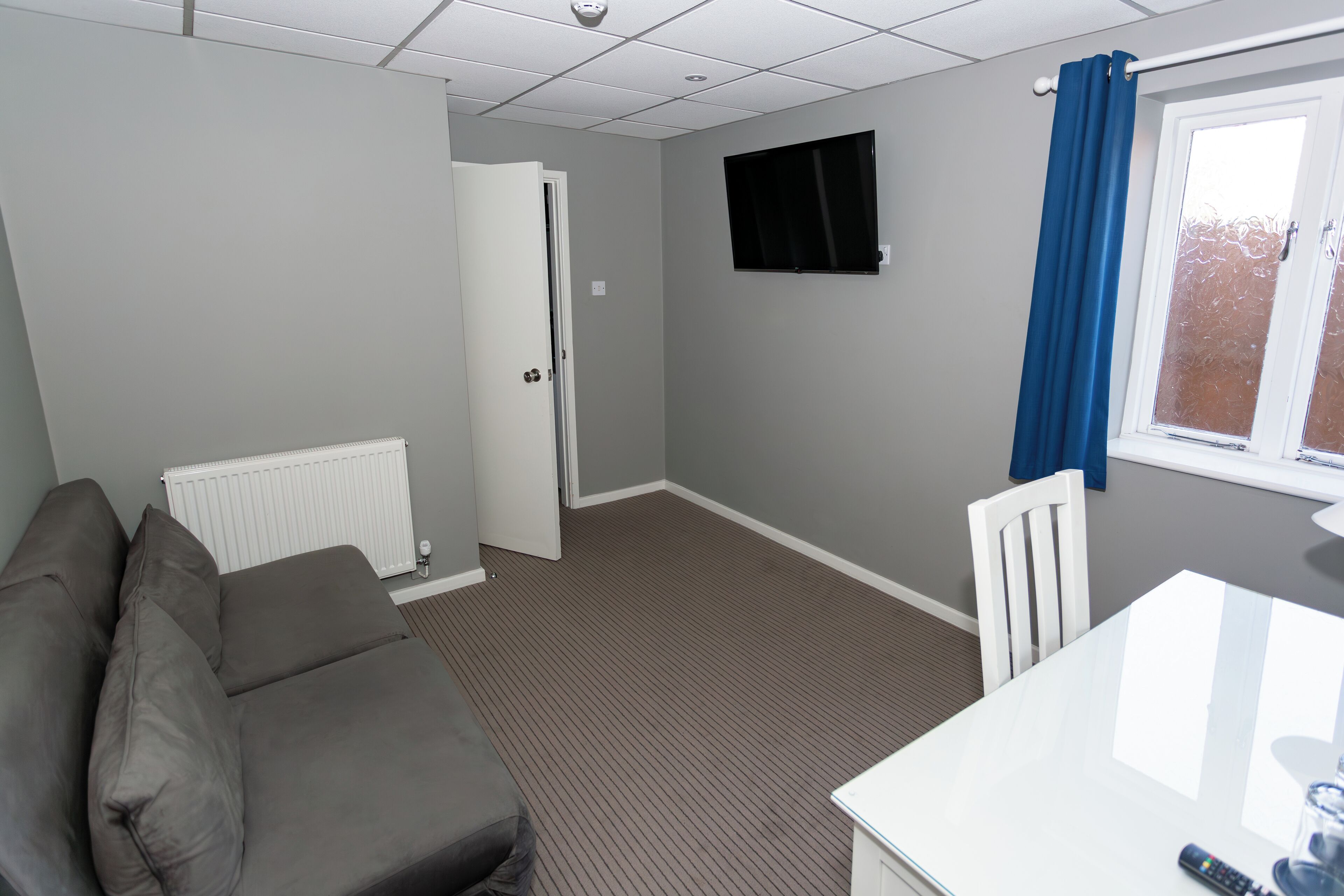 The Apartment | Desk, laptop workspace, free WiFi, bed sheets