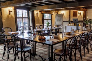 Meeting facility - The Thatch Inn (Gloucester)