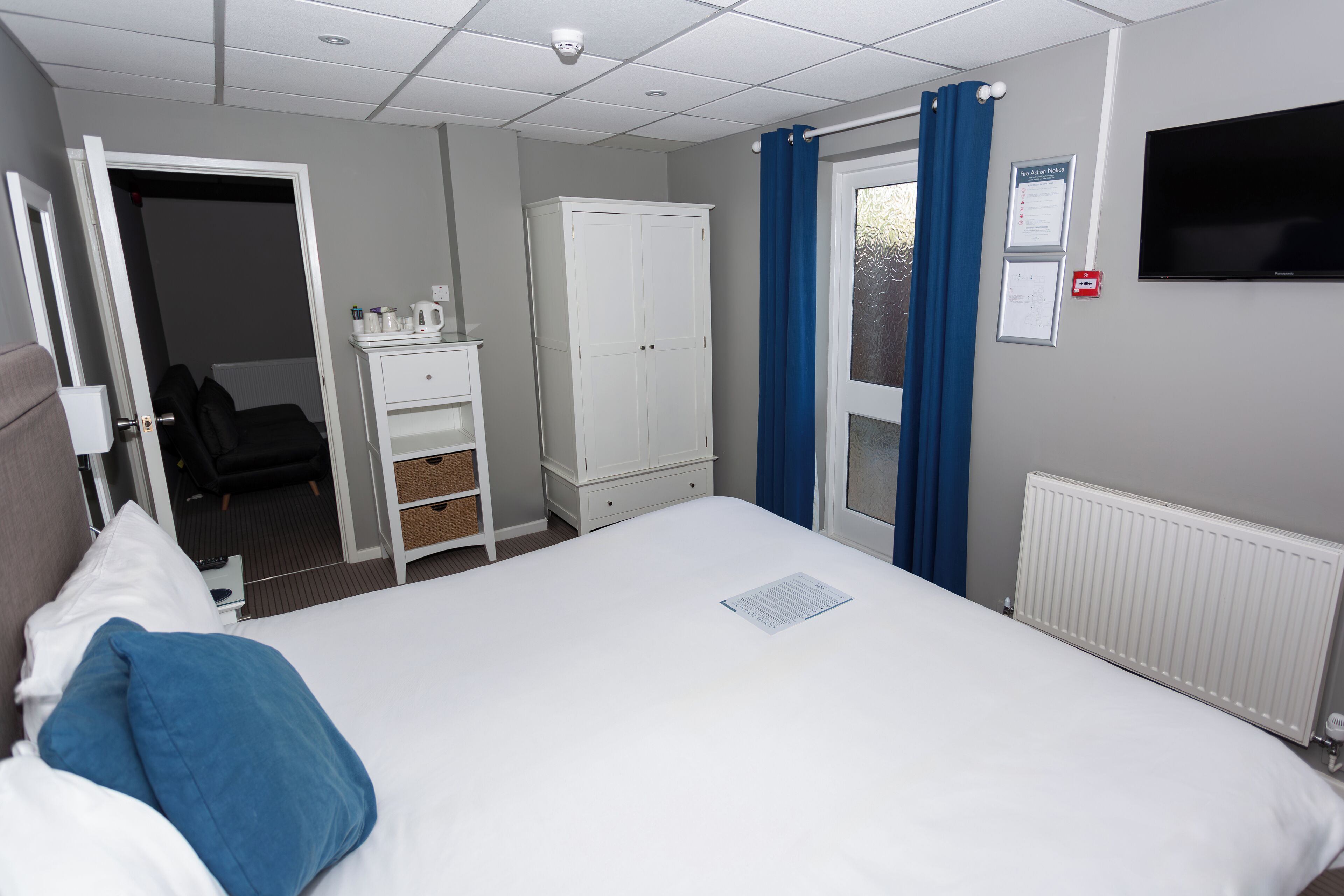 舒适开间 | 办公桌、笔记本电脑工作区、免费 WiFi、床单