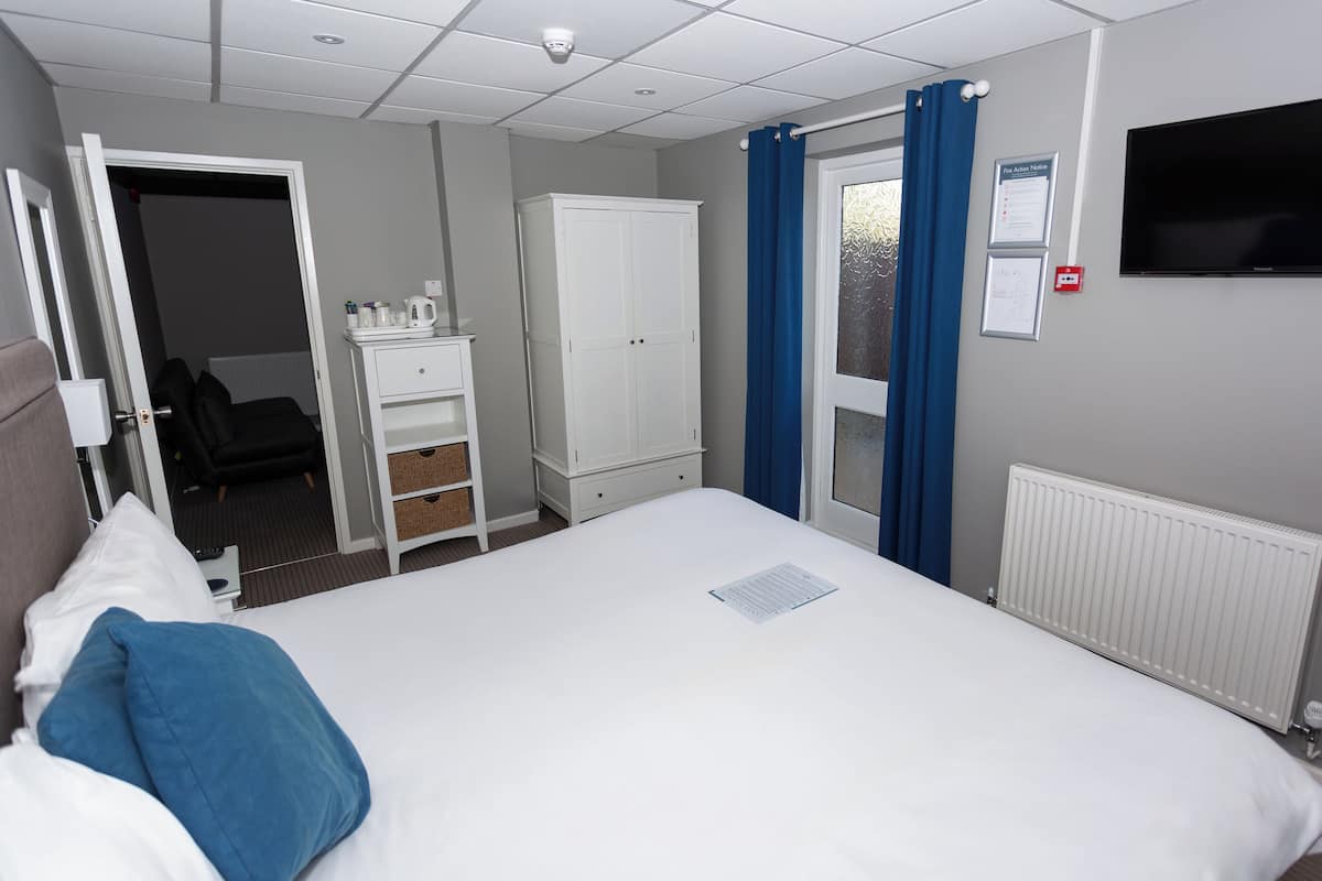 Comfort studio | Een bureau, een laptopwerkplek, gratis wifi, beddengoed