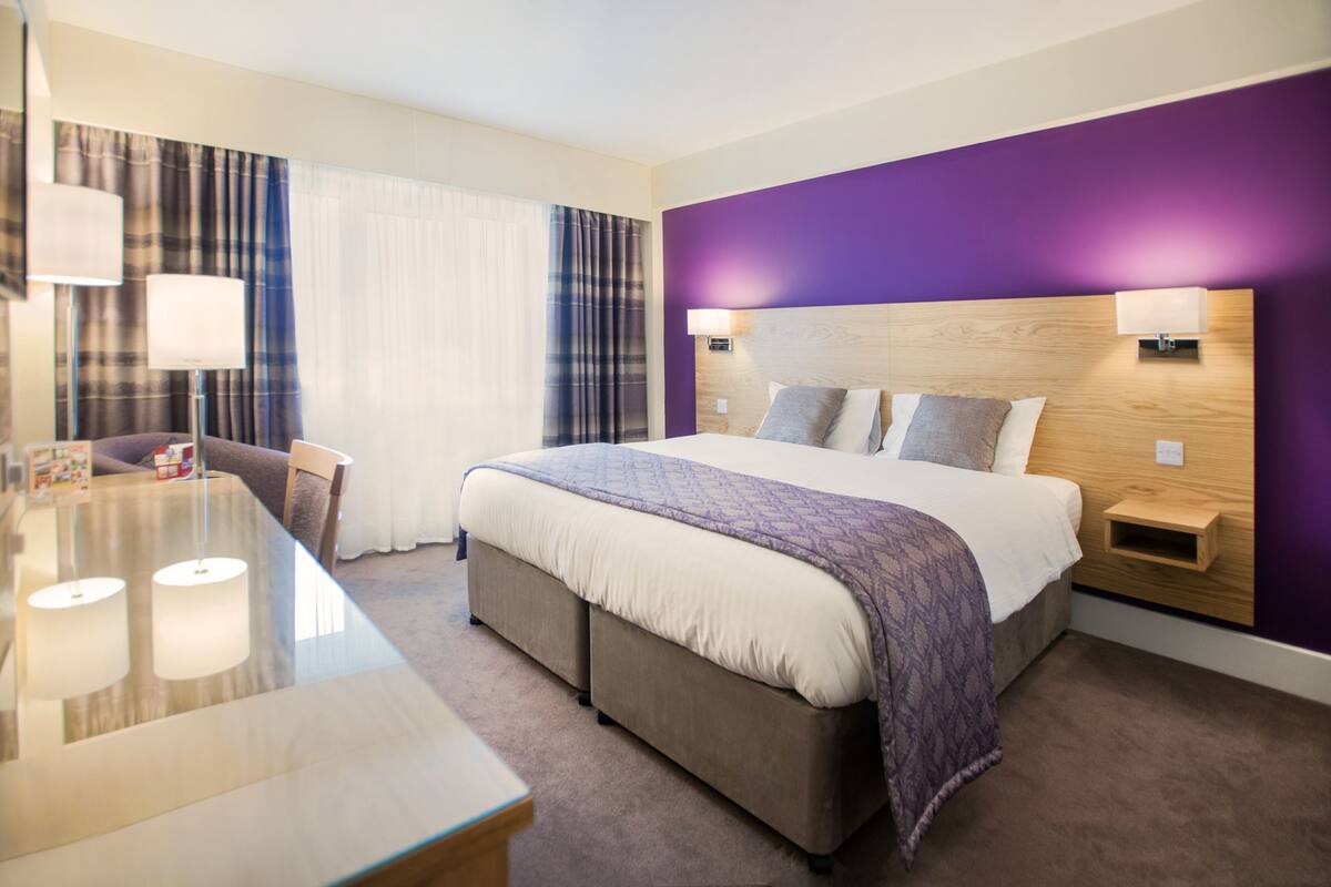 1 bedroom, desk, laptop workspace, blackout curtains