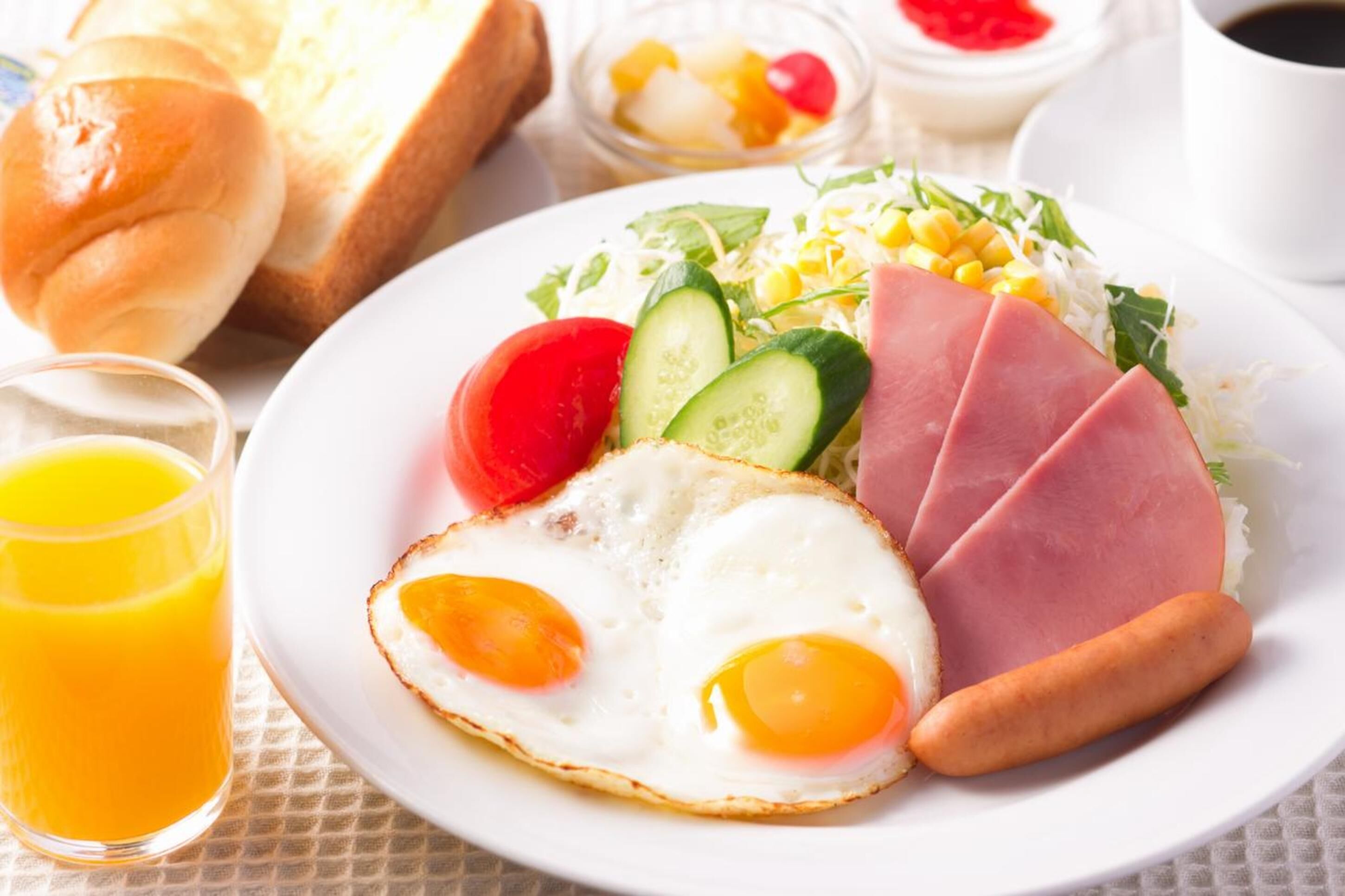 daily buffet breakfast (jpy 1100 per person)