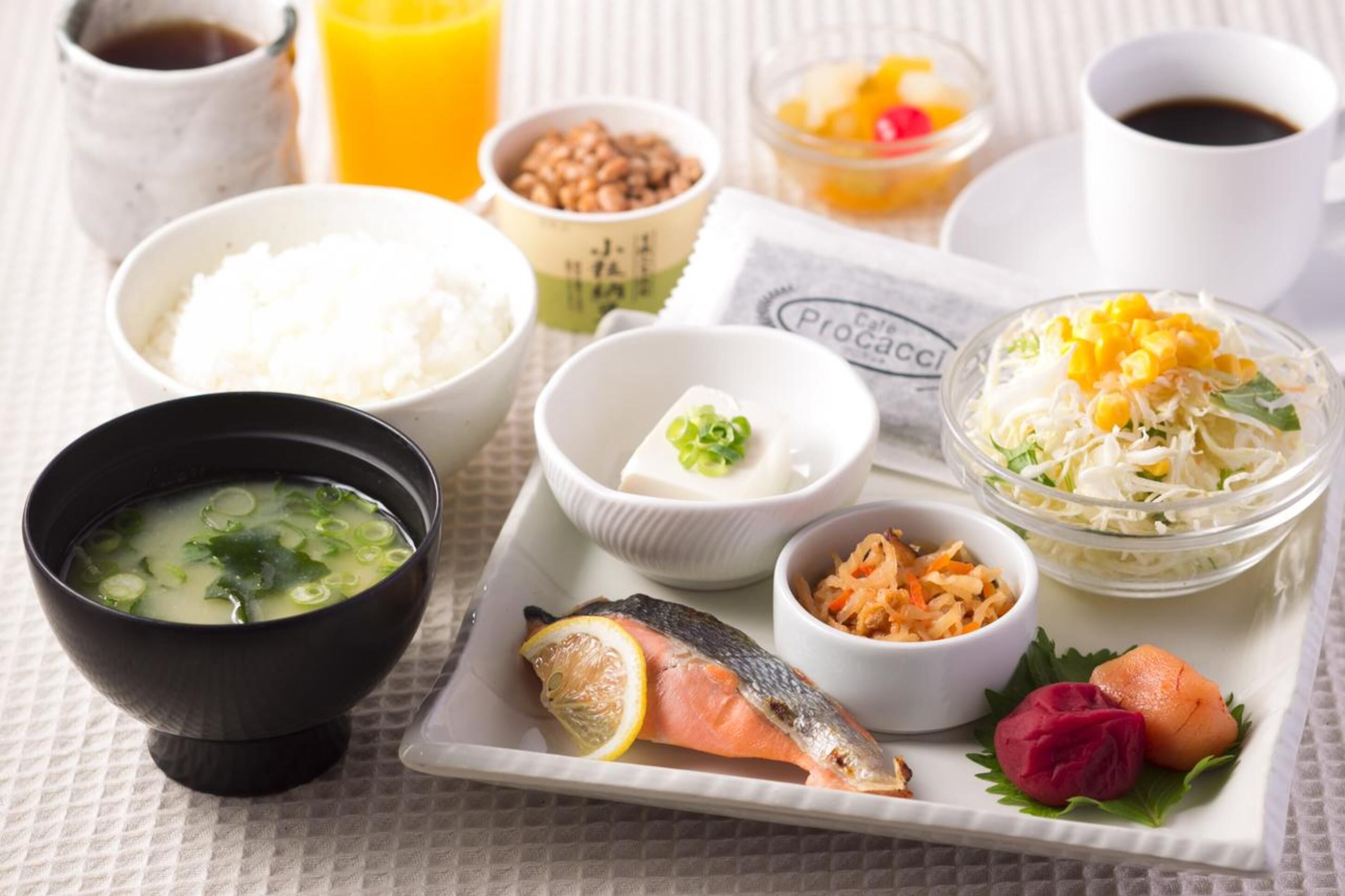 daily buffet breakfast (jpy 1100 per person)