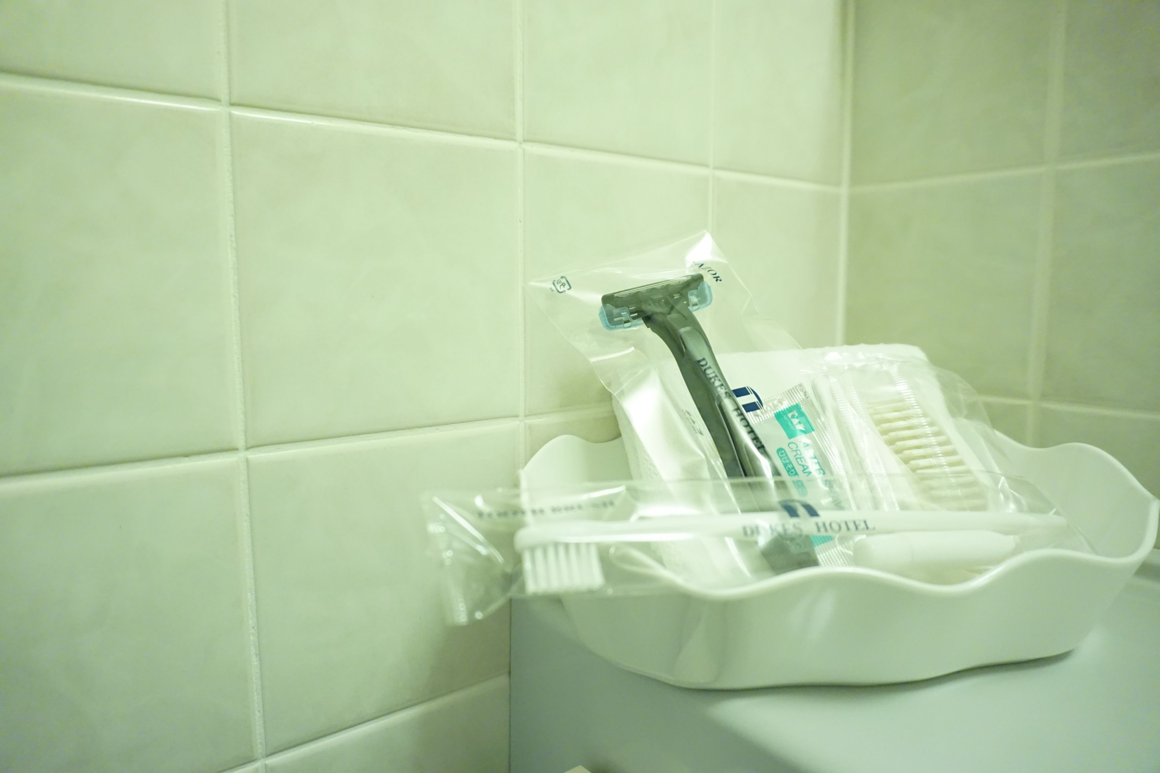 combined shower/bathtub, free toiletries, hair dryer, slippers