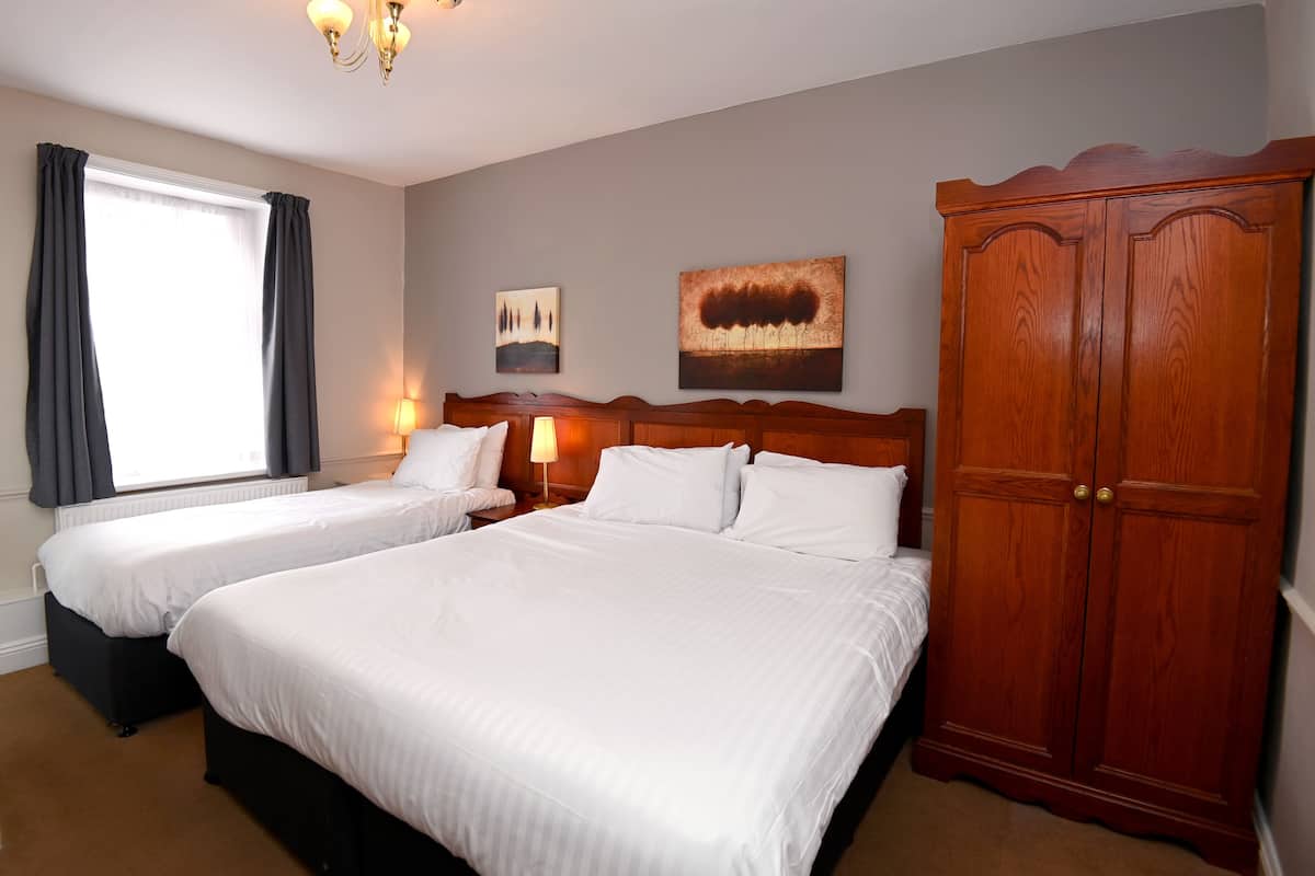 Desk, iron/ironing board, free cribs/infant beds, free WiFi