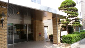Front of property - Reisenkaku Hotel Ekimae (Fukuoka)