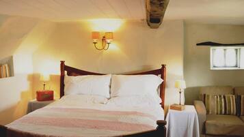 Double Room | Free WiFi, bed sheets