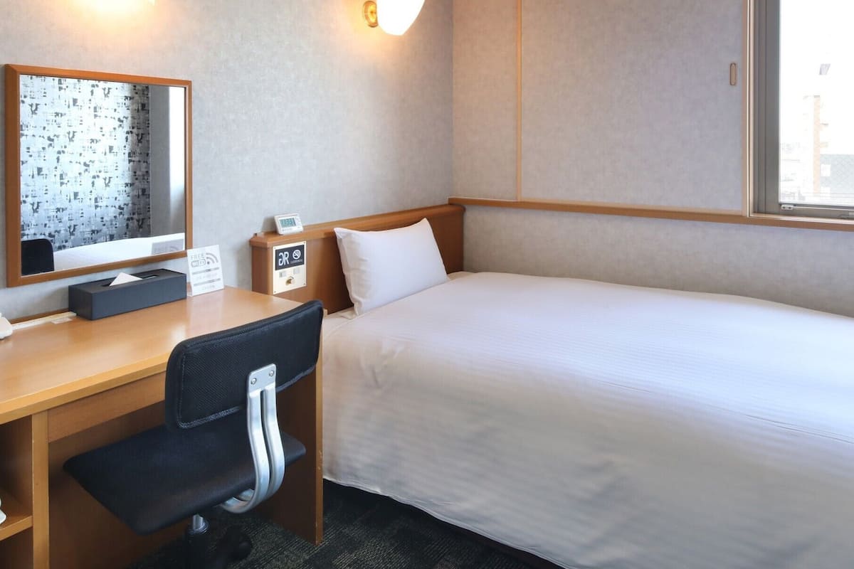 Down duvets, desk, free WiFi, bed sheets