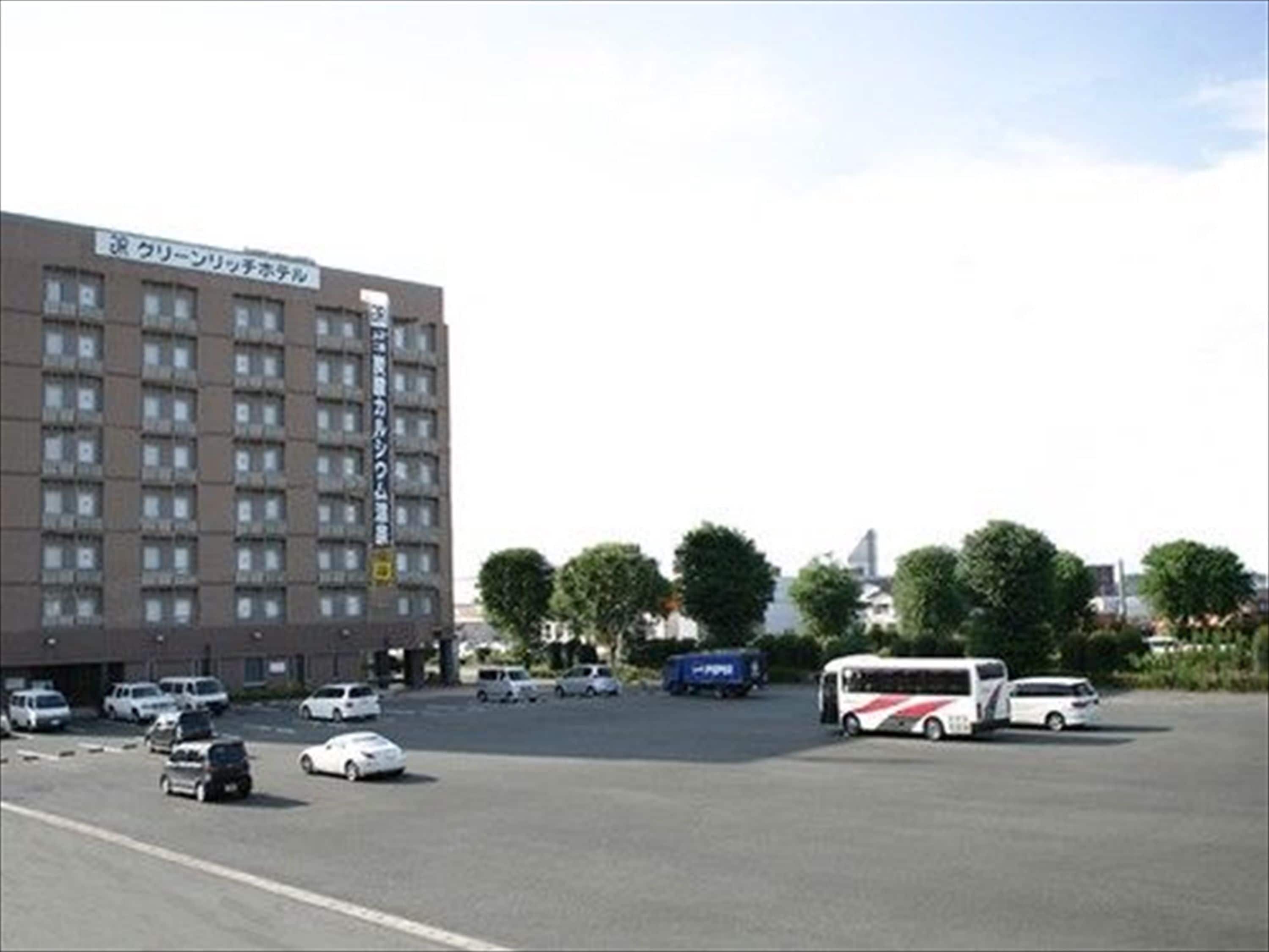 self-parking (surcharge) 330 per night