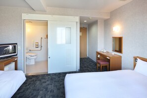 Down duvets, desk, free WiFi, bed sheets - Green Rich Hotel Aso Kumamoto Airport (Kikuyo)