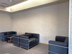 Coin salon dans le hall