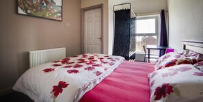 Desk, soundproofing, iron/ironing board, free WiFi