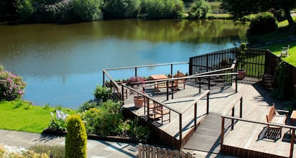 The Inn on the Lake Hotel
