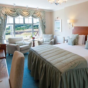 Unclassified image, 3 of 74, button - The Belmont (Sidmouth)