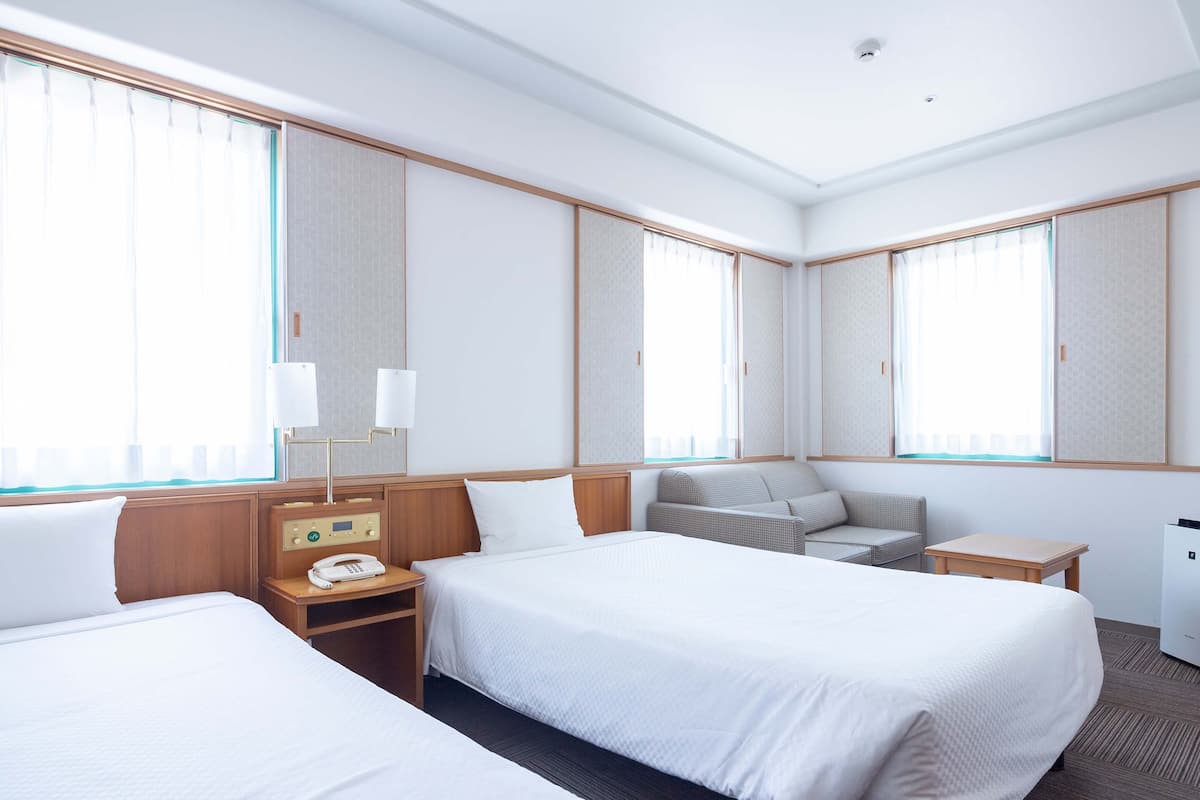 Twin Room, Non Smoking | Desk, laptop workspace, iron/ironing board, free WiFi