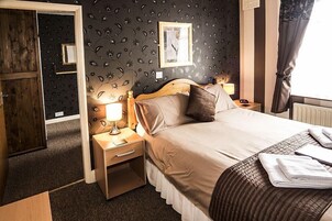 家庭房 | 特色装修、特色家居、熨斗/熨板、床单