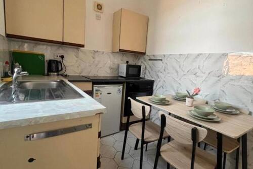 Apartment, 2 Schlafzimmer (6 Guest) | 1 Schlafzimmer, Schreibtisch, kostenloses WLAN