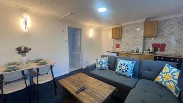 Two Bed Room Apartment (6 Guest) | 1 bedroom, desk, free WiFi