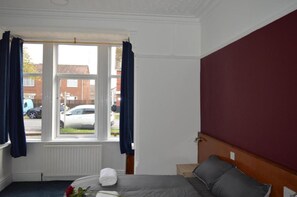 Standard Double Studio | 1 bedroom, desk, free WiFi - OYO Diamond Apartments Skegness (Skegness)