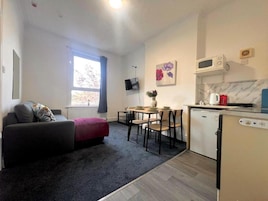 One Bed Room Apartment (4 Guest) | 1 bedroom, desk, free WiFi