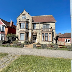 Exterior - OYO Diamond Apartments Skegness (Skegness)