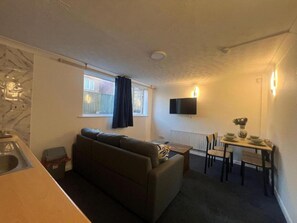 Two Bed Room Apartment (6 Guest) | 1 bedroom, desk, free WiFi - OYO Diamond Apartments Skegness (Skegness)