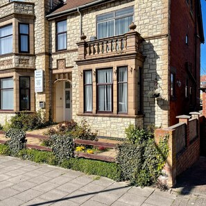 Exterior - OYO Diamond Apartments Skegness (Skegness)