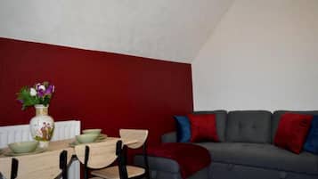 One Bed Room Apartment (4 Guest) | 1 bedroom, desk, free WiFi