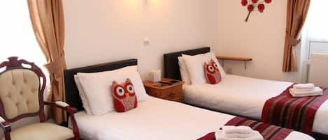 Twin Room, Ensuite (First Floor) | WiFi, bed sheets