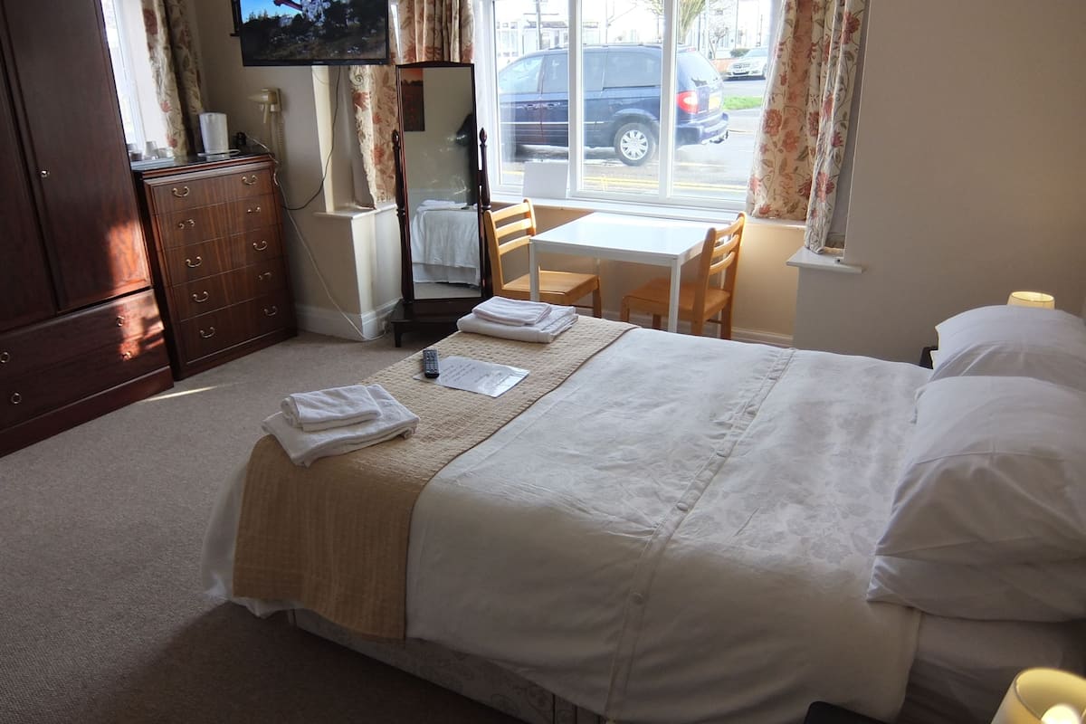 double room (large) | rollaway beds, free wifi, bed sheets