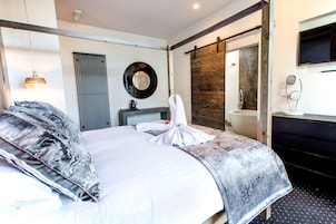 Superior Double Room | Individually decorated, individually furnished, desk, laptop workspace