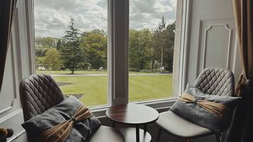 Strykejern/-brett, reiseseng for barn og ekstrasenger (mot et tillegg)