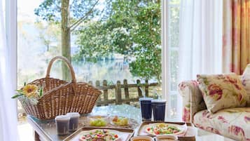 Desayuno buffet diario (JPY 3600 por persona)