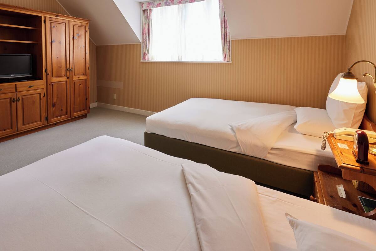 1 bedroom, in-room safe, desk, free cots/infant beds